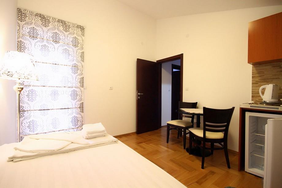 Отели сар. Apartments Sara Lux 4*. Черногория отель Люкс.